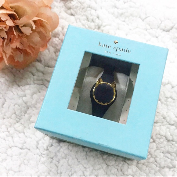 kate spade Accessories - NWT Kate Spade cat scallop tracker